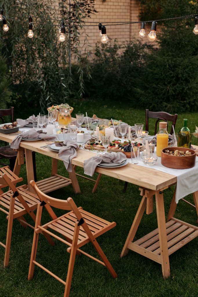 Tips on setting up an outdoor entertaining space
